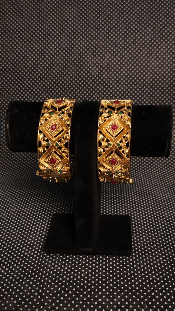 Royal Rajwadi Kada Bangle Set