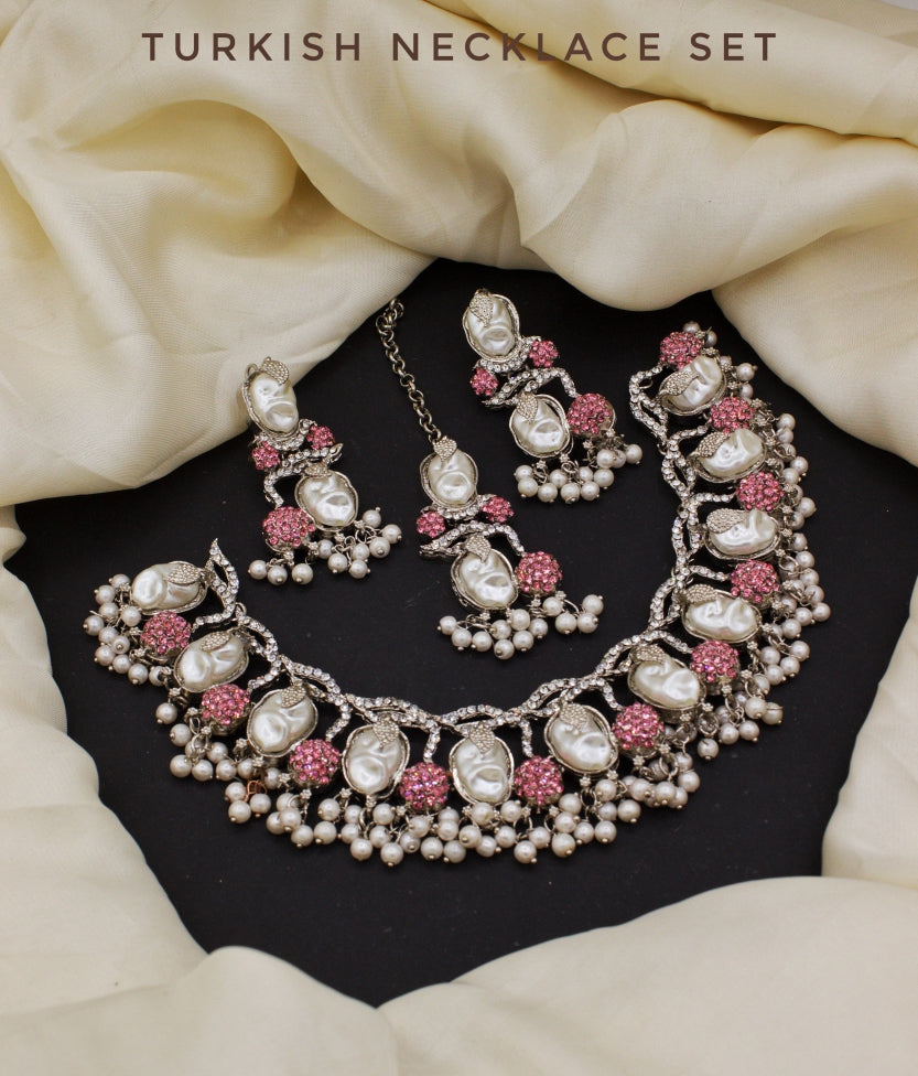 Turkish Necklace Set – Elegant Pearls & Stones 👑